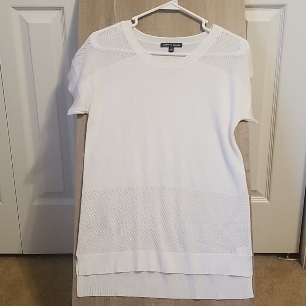 D2:Cable & gauge , size small white womens top